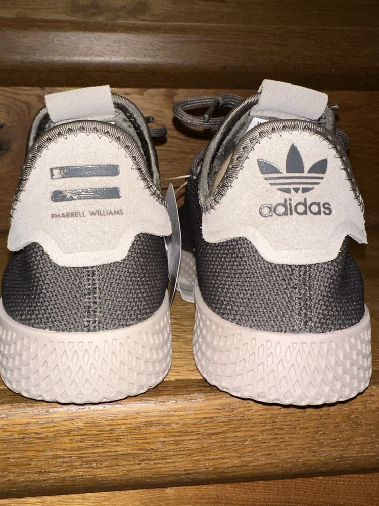 Adidas Pharrell Willians 39