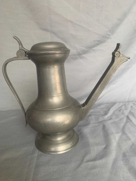 стар калаен  чайник