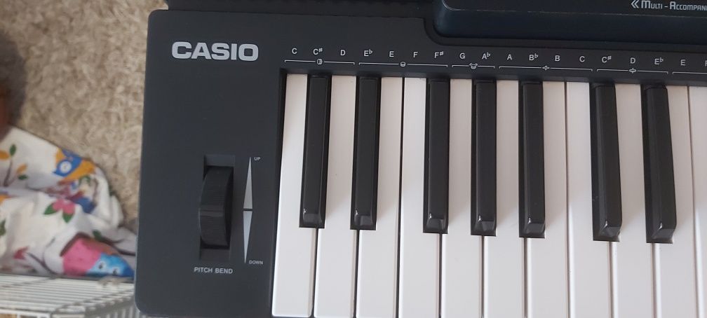 Orga  CASIO CT-680 digital reverb