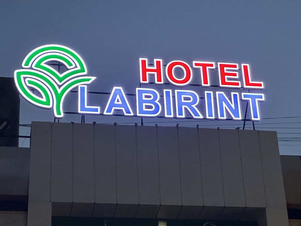 LABIRINT HOTEL  «без закс»