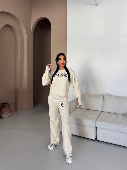 Set de trening New York pentru femei de culoare bej