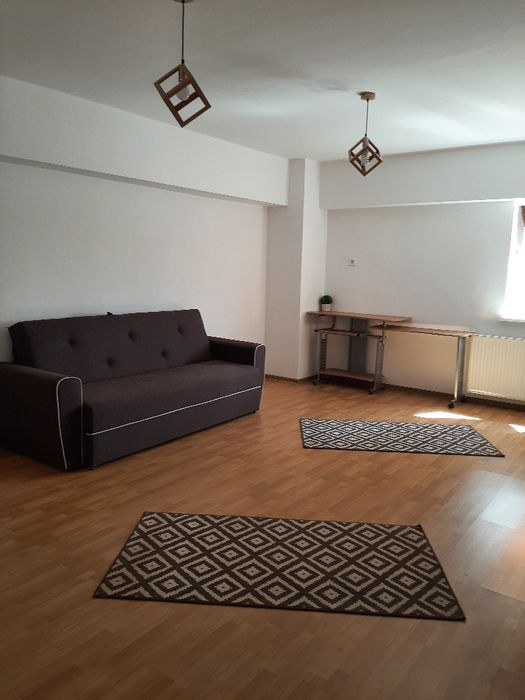 Proprietar închiriez ap .decomandat ultracentral ,Benz.Mol