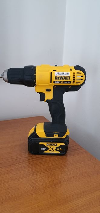 Filetanta DeWalt Bormașină 18V-  baterie 4A + încărcator