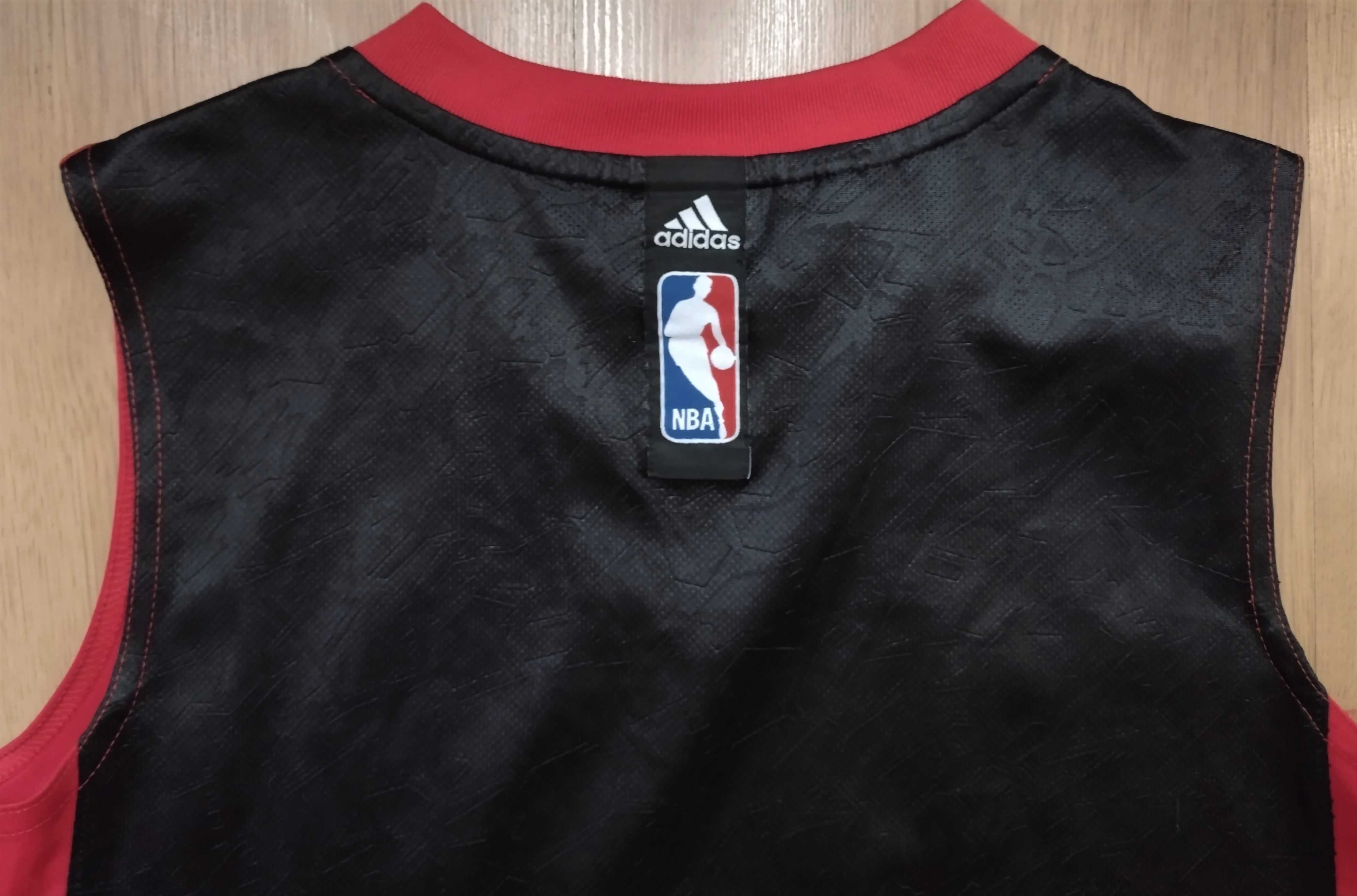 NBA / Chicago Bulls / Adidas - детски баскетболен потник за 150см.