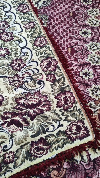 Тежка голяма покривка за маса от едно време 130/180 см