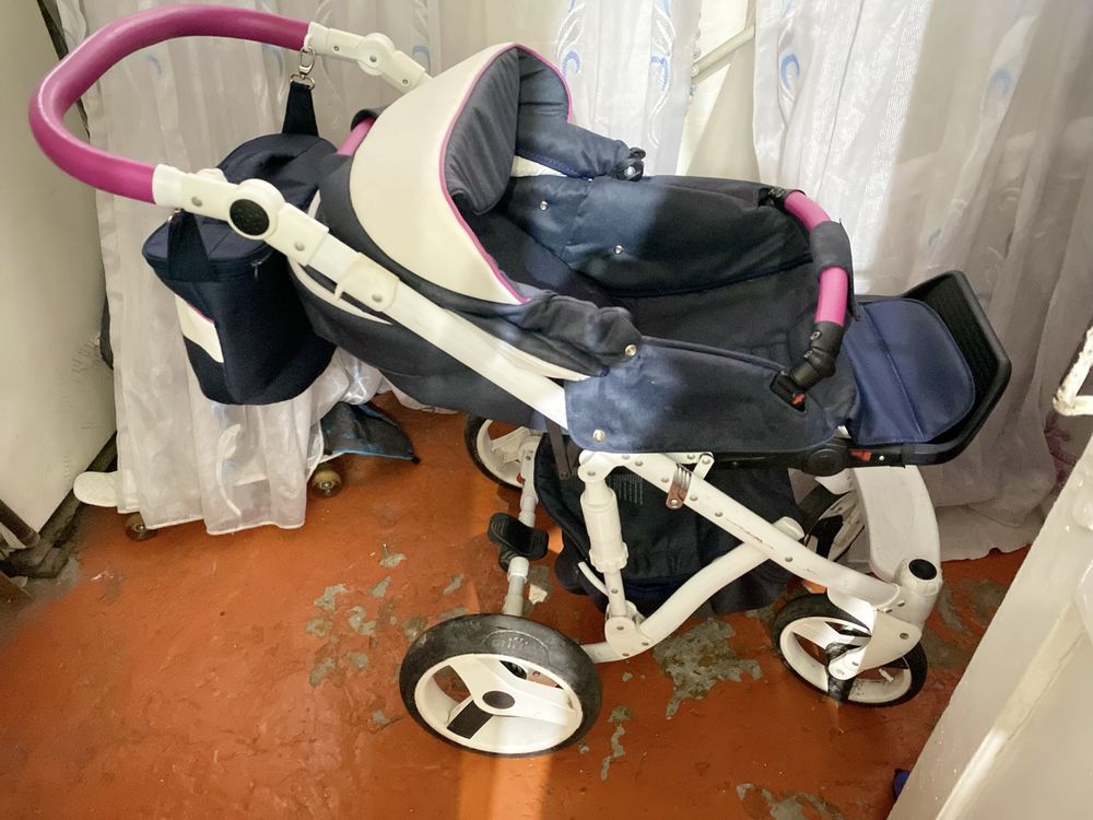 Практичная Коляска 3 в 1 - люлька, автолюлька,прогулочная коляска
