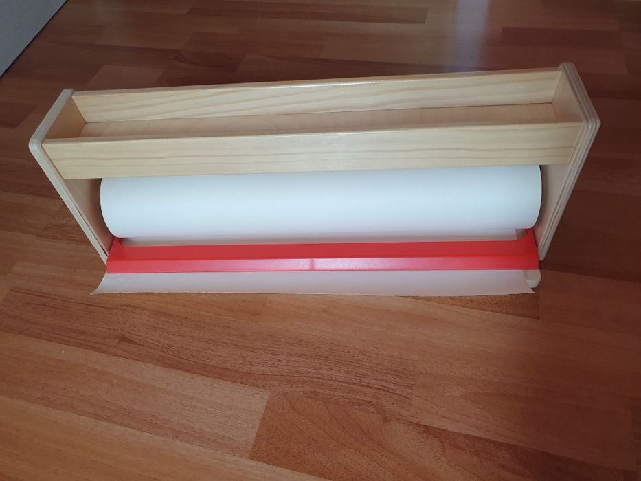 Поставка с руло хартия за рисуване