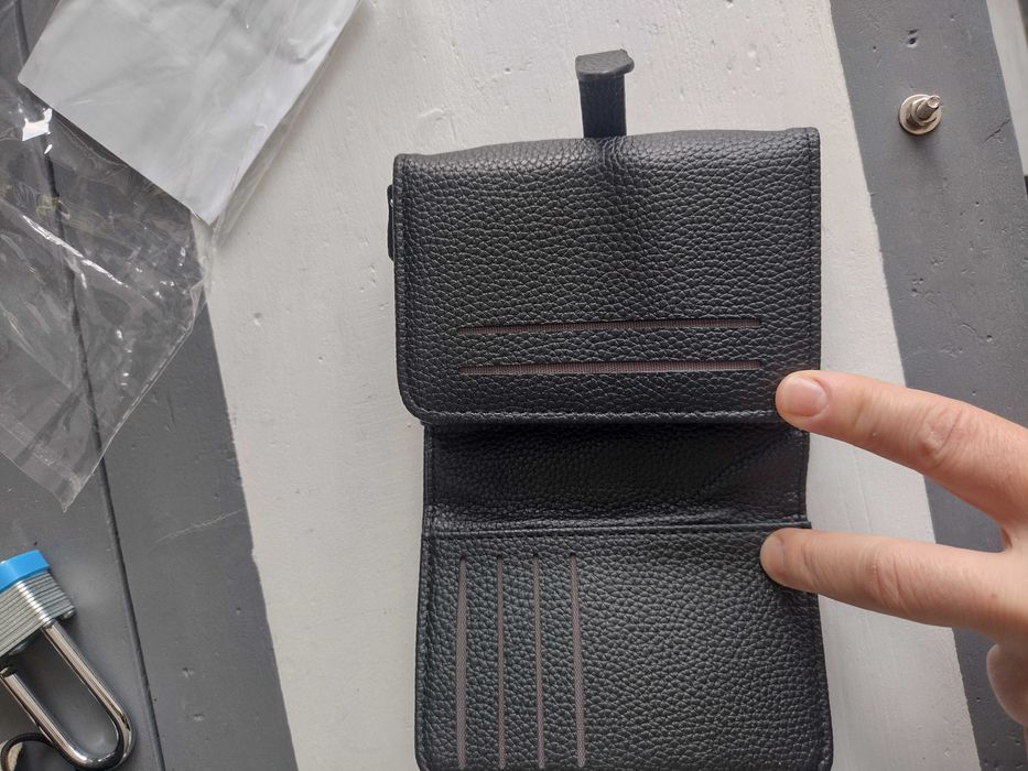 Чисто ново портмоне