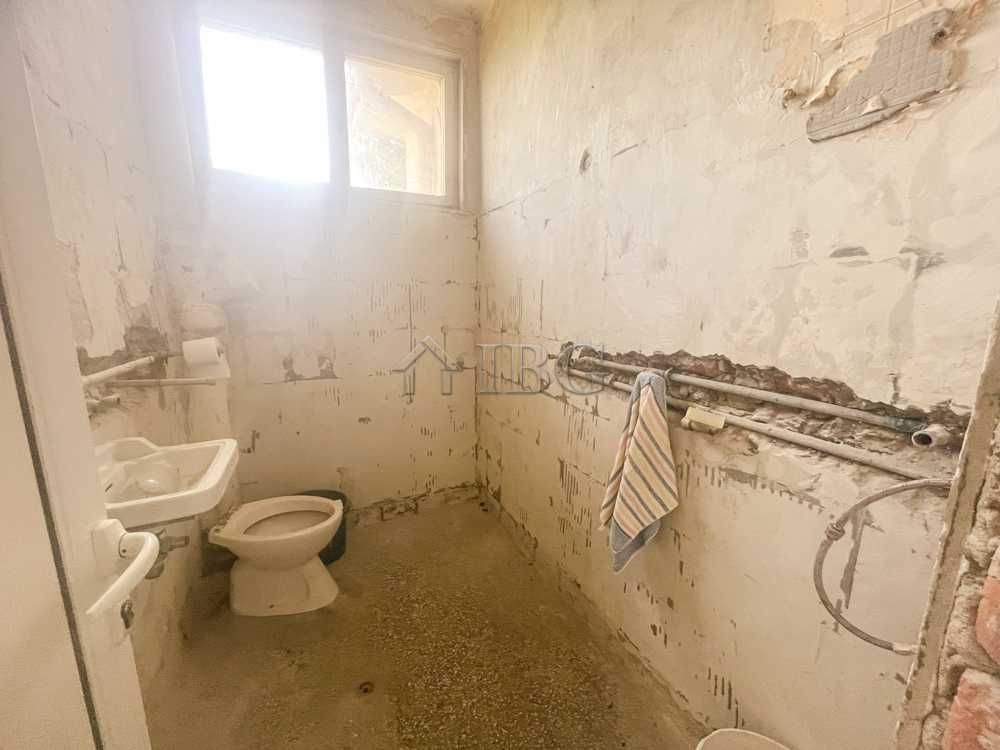 Продава се Двустаен апартамент в Русе, Център - 65 кв.м за 508 €/кв.м - Снимка #3