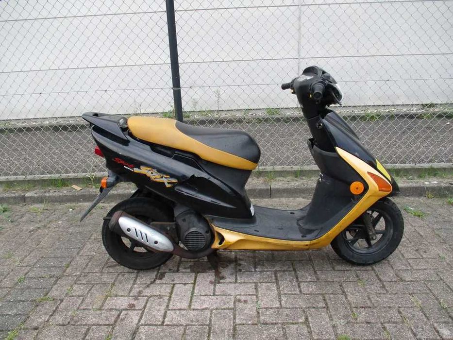 Inchiriere scuter Honda SFX50 2T 50cc Bucuresti 190 lei saptamana