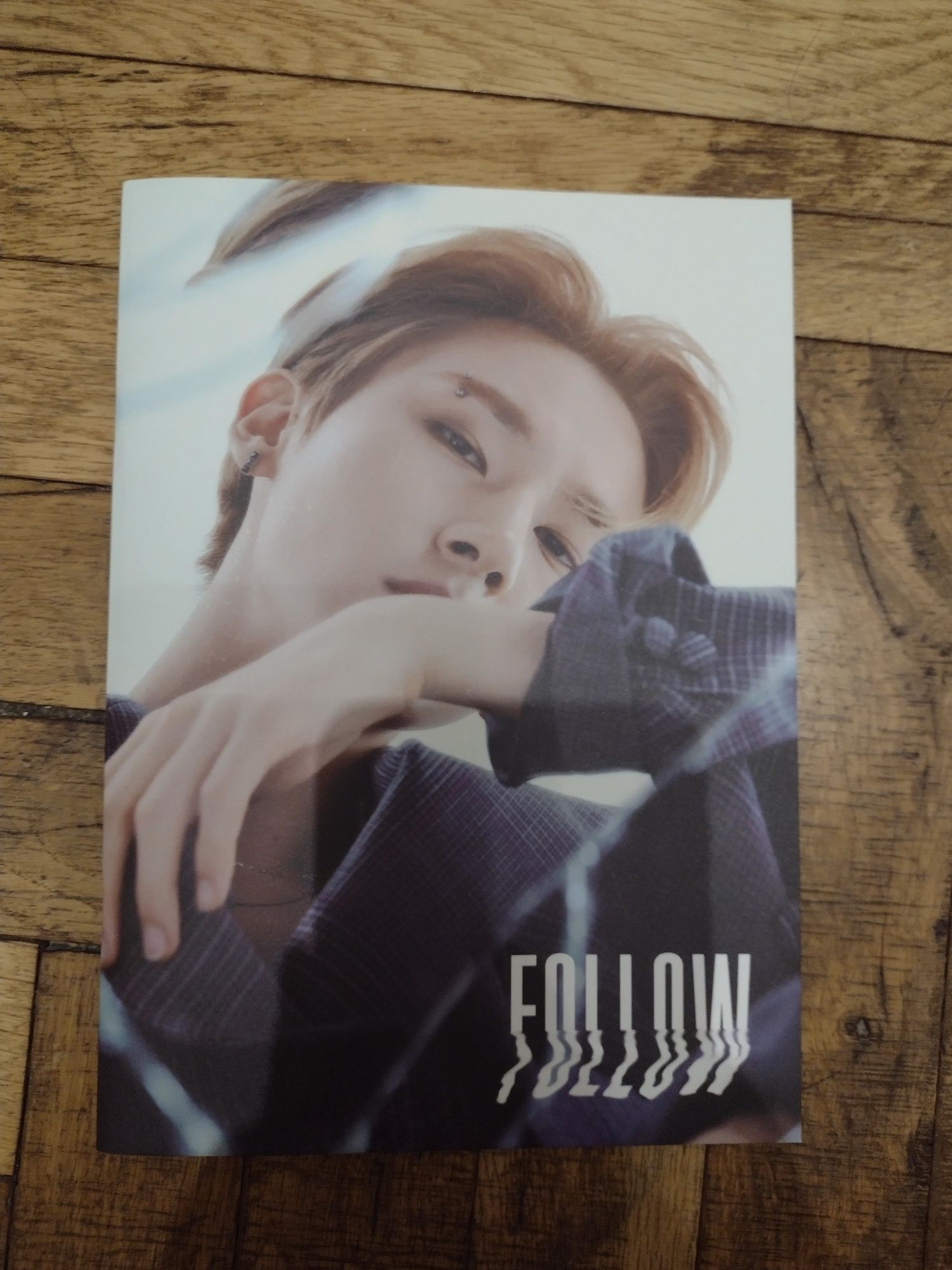 Monsta X Follow mini album и тениски на Кпоп групи