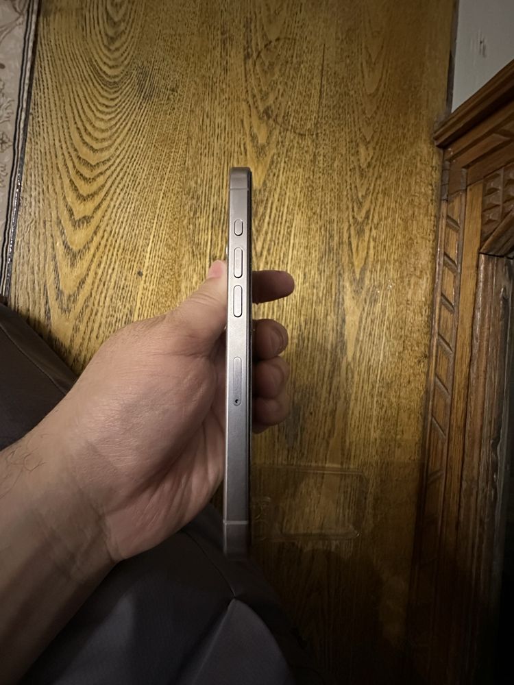 Iphoen 15 pro 256GB natural titanium