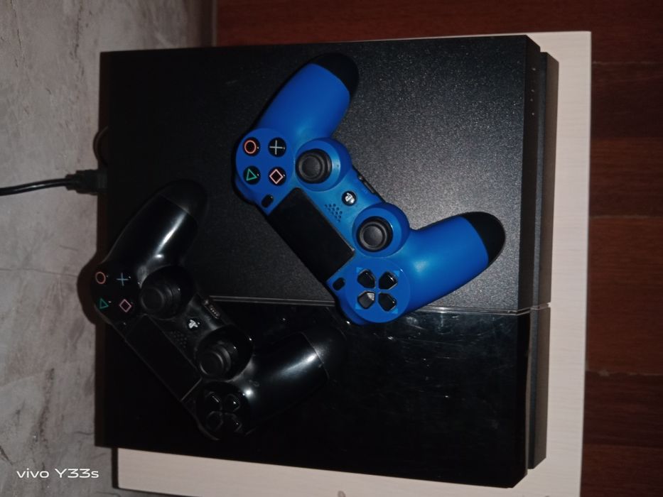 PS4 Fat 500 ГБ – прошитая, полностью рабочая!