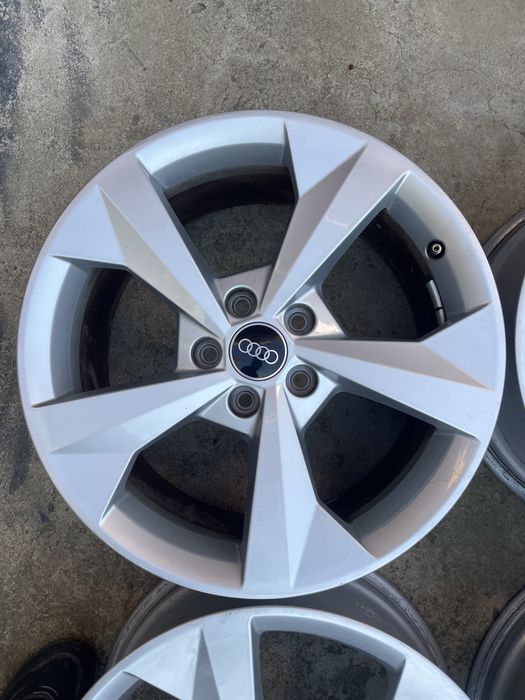 Оригинални джанти за ауди 18 цола в перфектно състояние  57.1