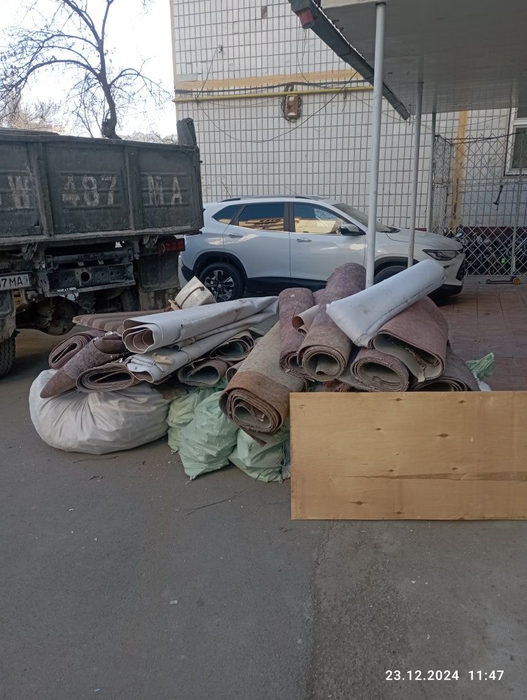 Вывоз строй мусора.хлам и прочее.Услуги грузчиков.