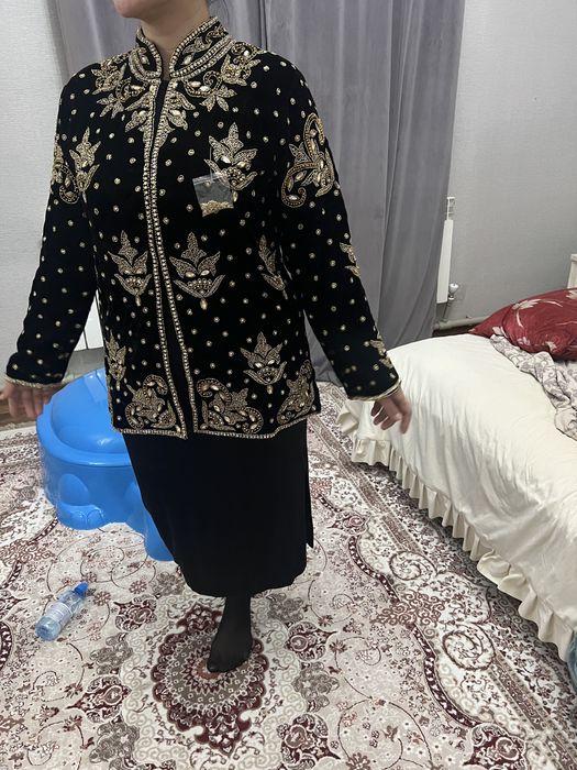 Новый дубайский чапан, пиджак со стразами сваровский