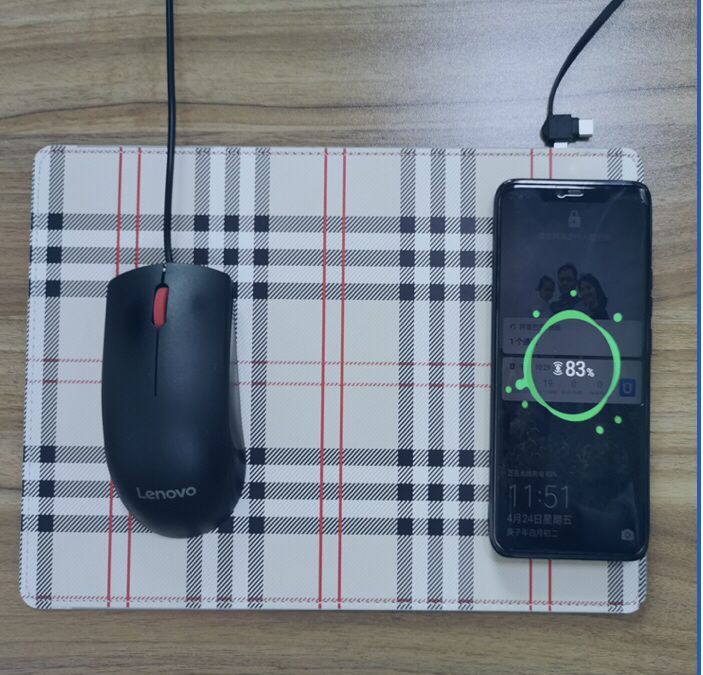 Mousepad cu incarcator wireless telefon