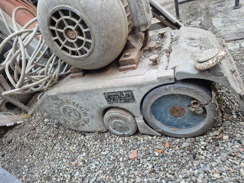 Masina de slefuit parchet