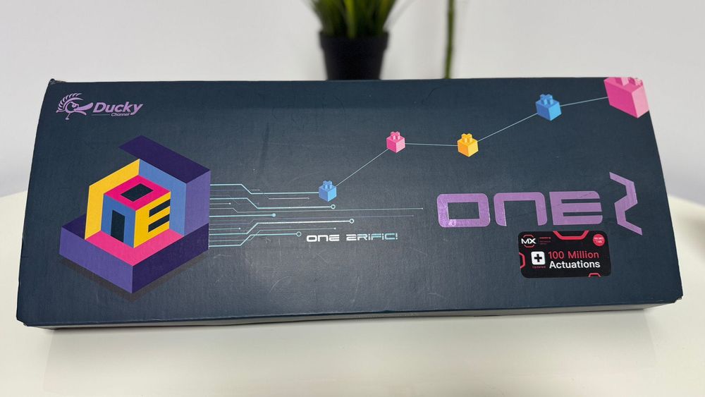 Tastatura Ducky One 2/Keycaps Ducky Milky/Switchuri Gateron/NMX Violet