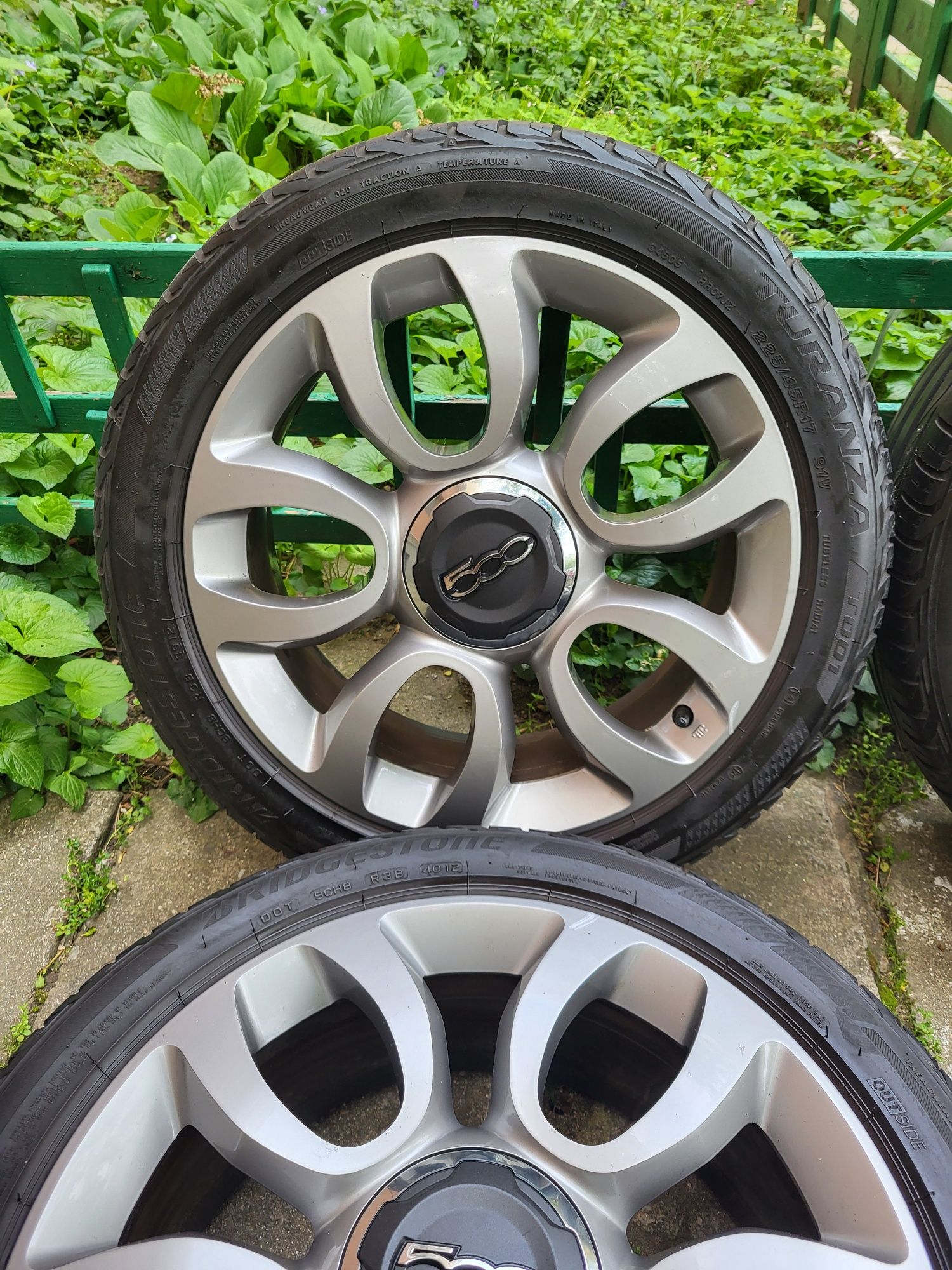 Джанти 17ки 5х98 за Fiat 500L с гуми Bridgestone