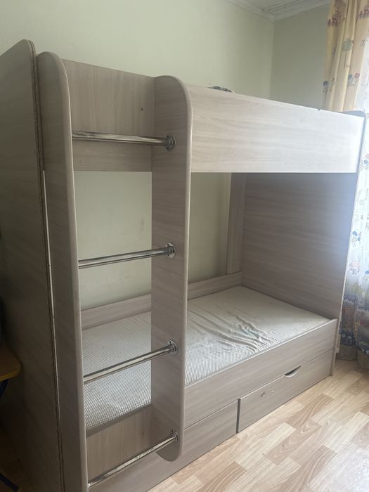 Продам кровать 2х ярусную