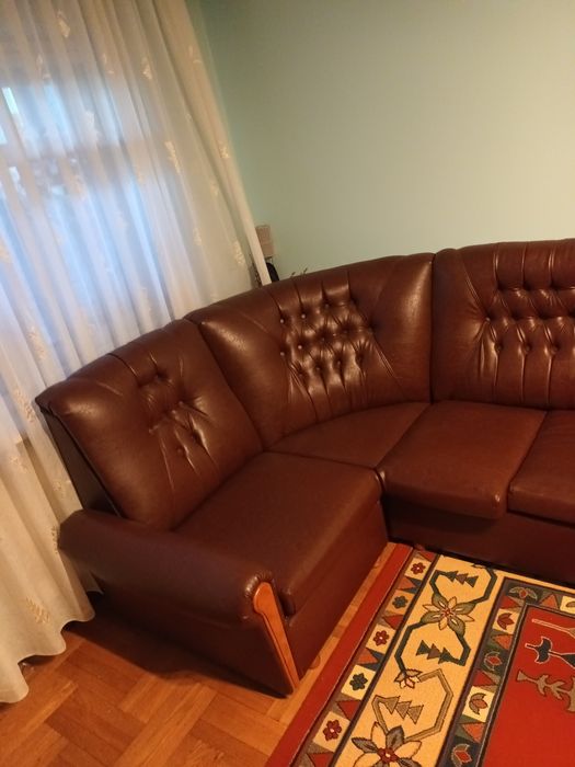 Coltar/Canapea + fotoliu, sunt din piele, ambele sunt extensibile