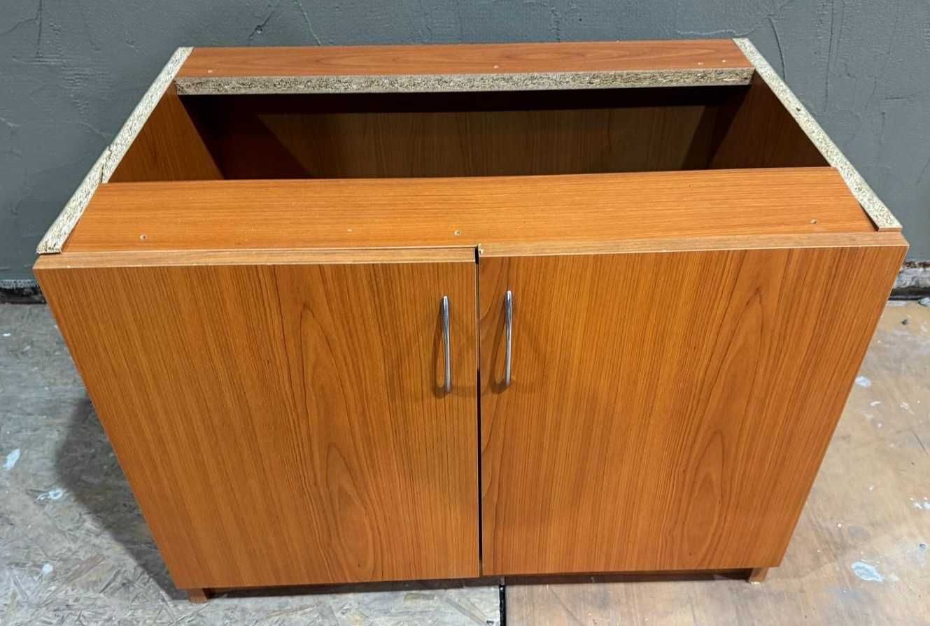 Comoda cu 2 usi; Mic dulap