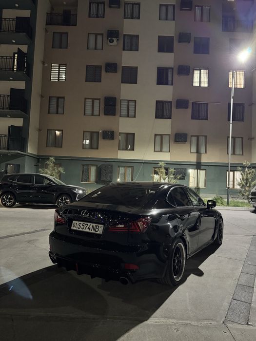 Lexus is 300  Raketa