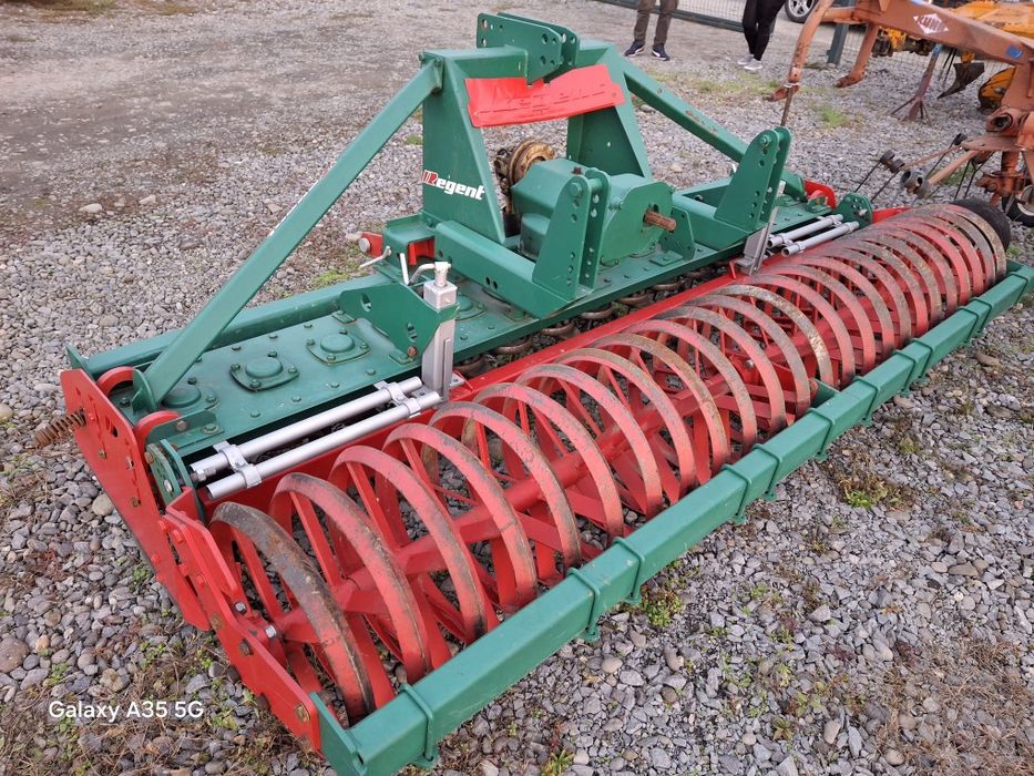 Grapa rotativa dupa tractor