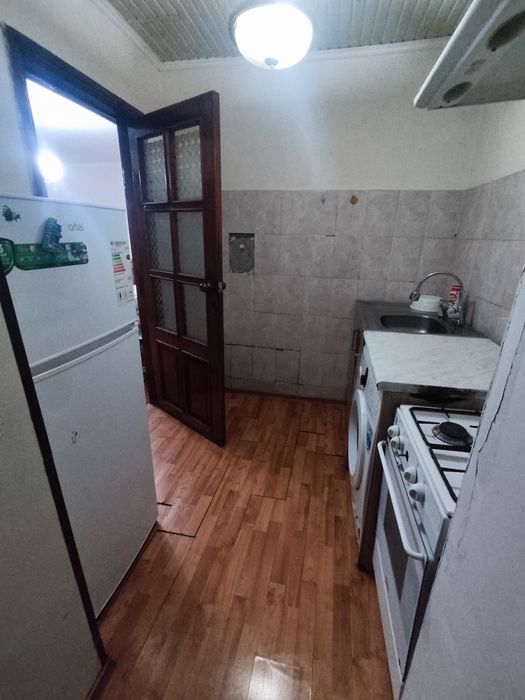 Сдаю в аренда квартира чилзр 8квартал  3комнат 2этаж орентир парус