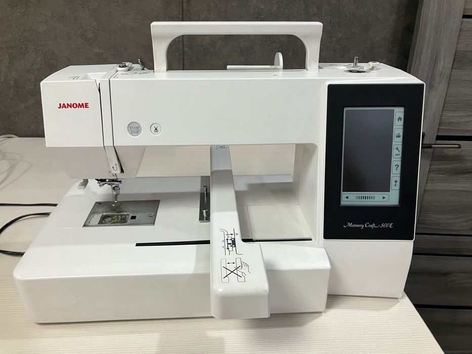 Продам вышивальную машину