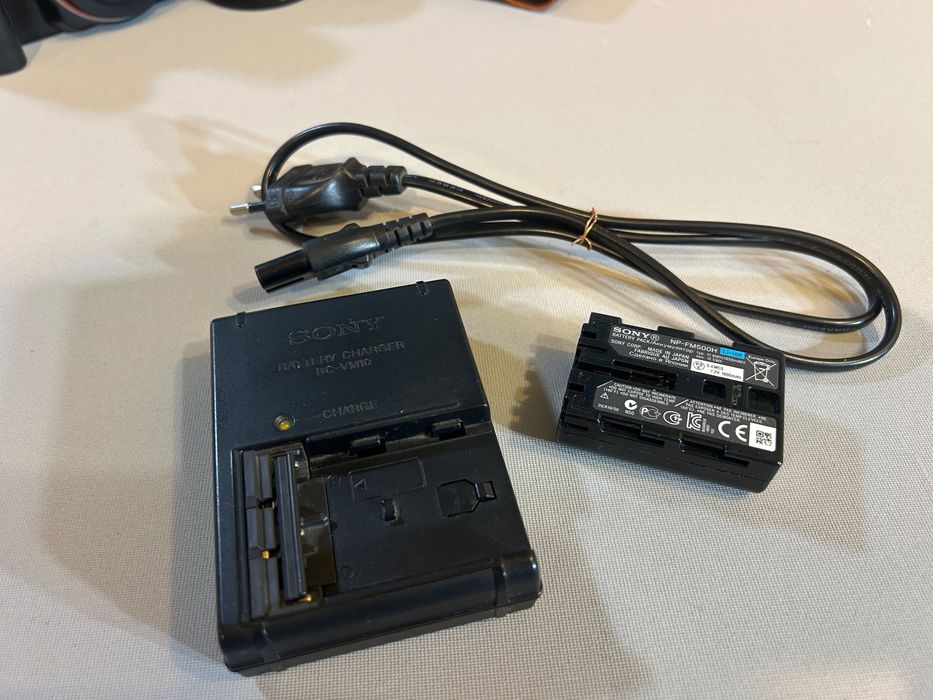 Фотоапарат Sony a200 + два обектива