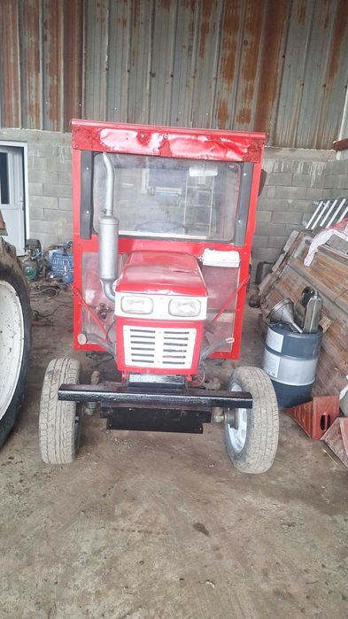 Vand tractoare fiat diferite modele