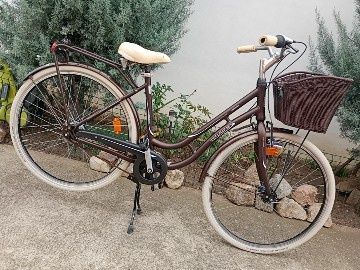 Bicicletă damă TRIUMPH,cu 7 vit Nexus,frână picior,stare f bună !
