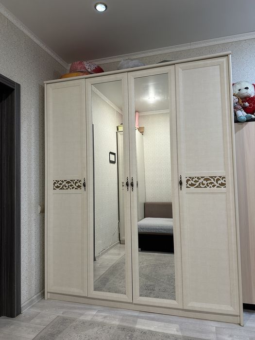 Продам спальный шкаф