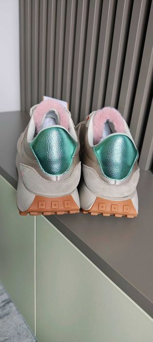 Pantofi sport /  sneakers noi , mărimi 36,37,38,39,40