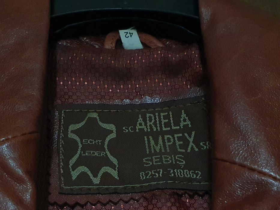 Haină scurtă de piele naturală mărimea 42