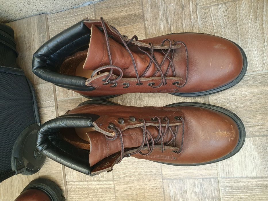 Мужской и женский сапоги демисезонный