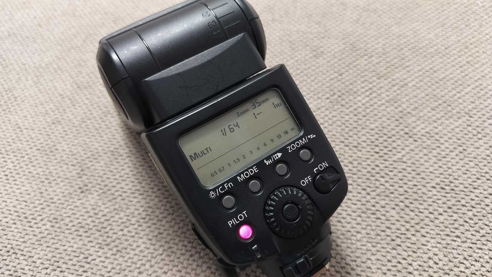 Blit Canon Speedlite 580EX II cu husa