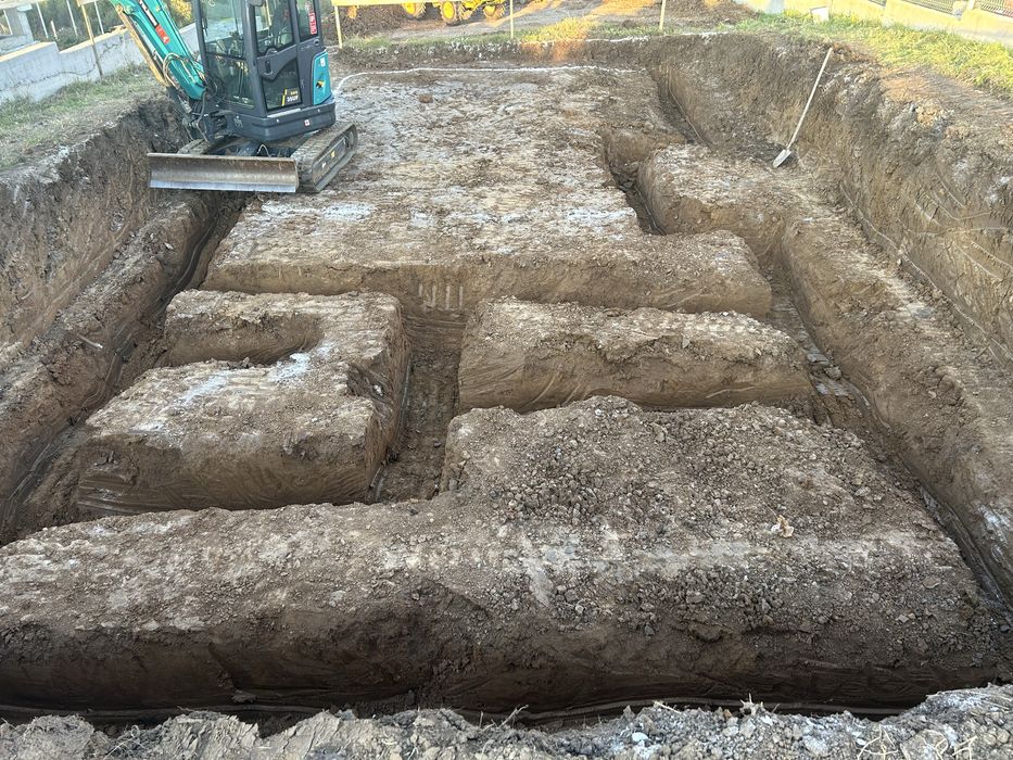 Excavator 3.8 de inchiriat