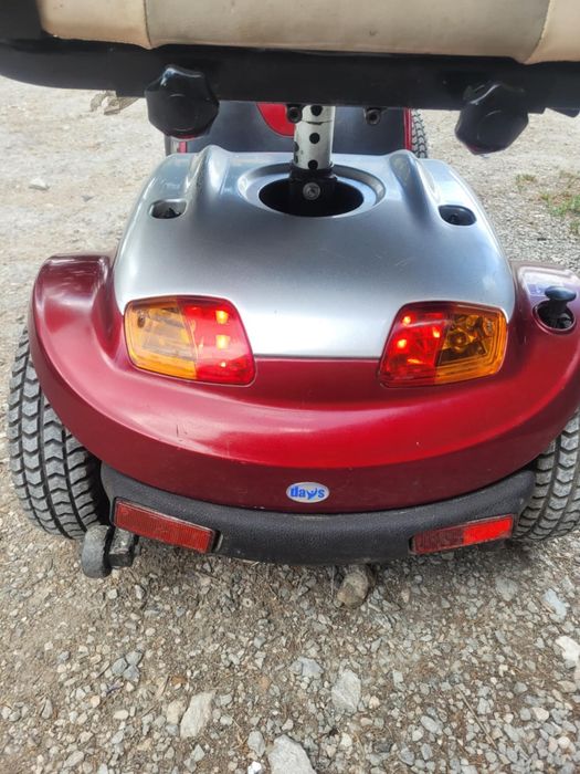 Електрически скутер подхидящ за възрастни хора и инвалиди