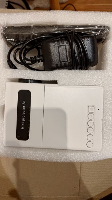 Мини проектор, MicroSD, AV, Aux