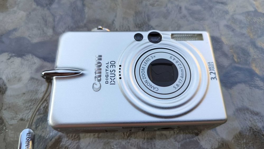 Compact Digital Camera Canon Digital Ixus 30 Full box 3,2Mp Zoom optic