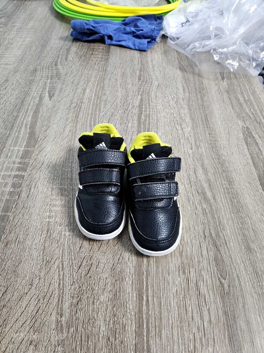 Детски маратонки adidas номер 23