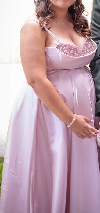 Розова официална рокля,подходяща за сватба или абитуриентски бал