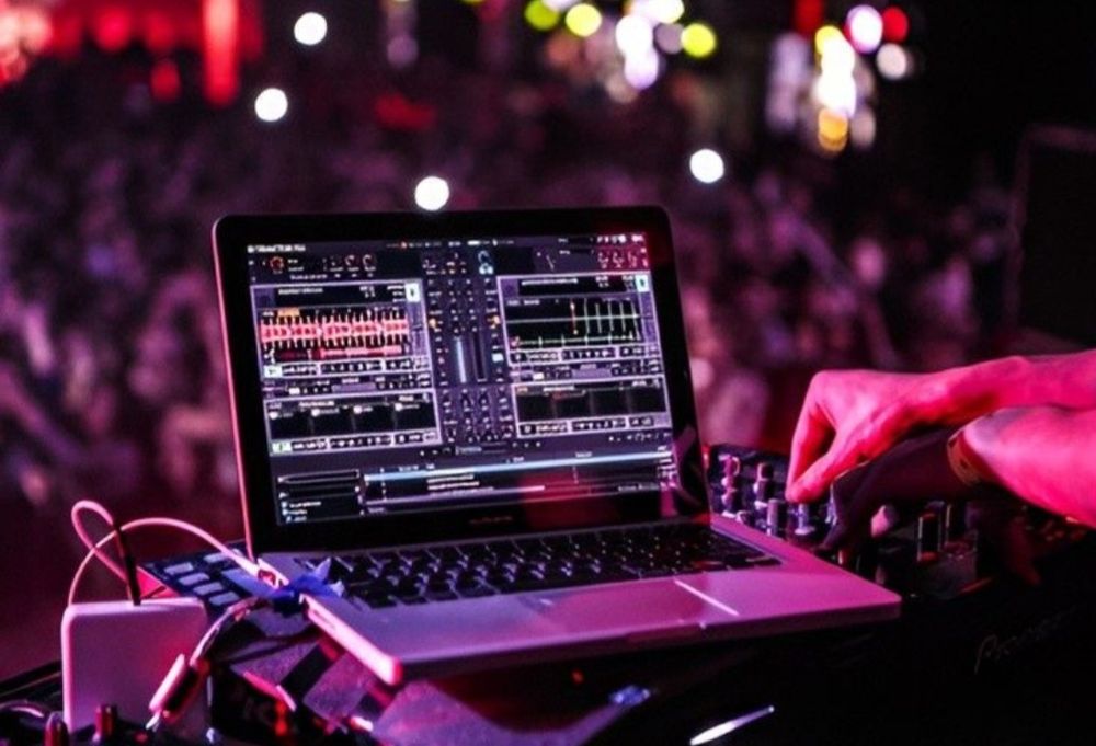 Услуга Диджей для ваших хороших дней