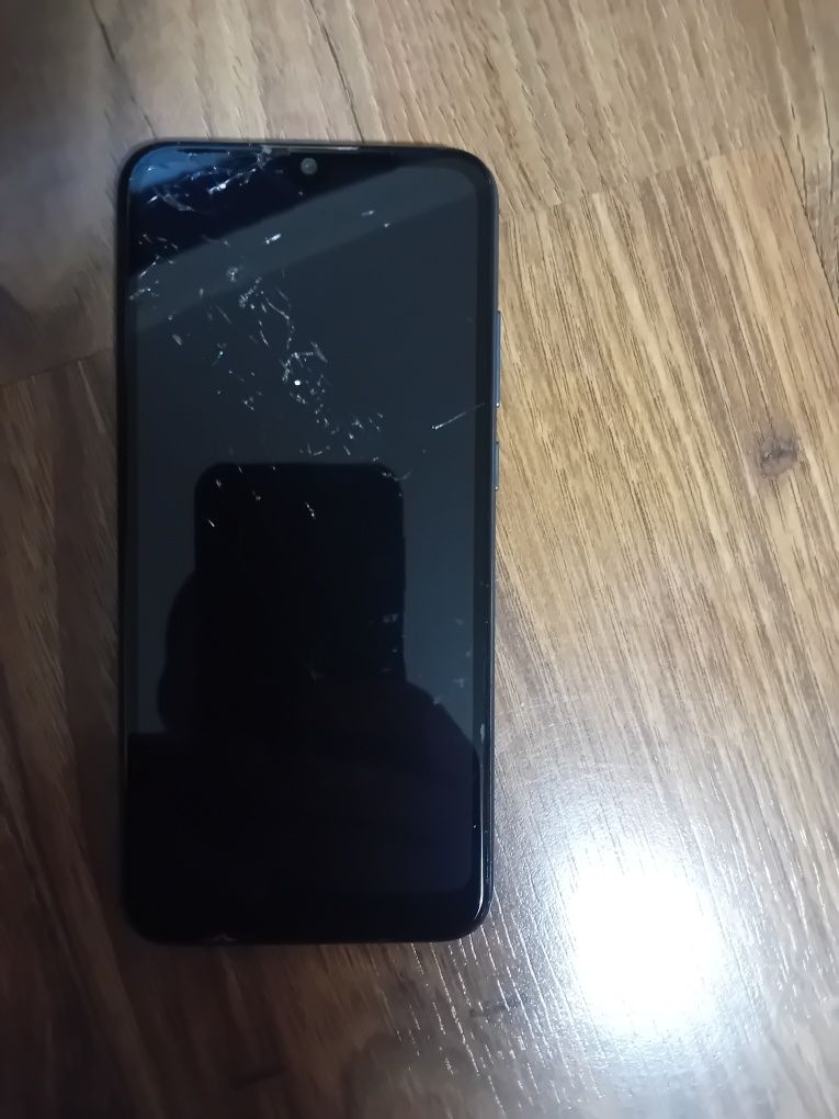 Телефон HUAWEI Y6