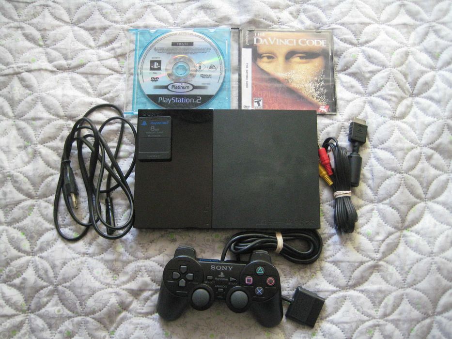 Playstation 2 Slim комплект с две игри