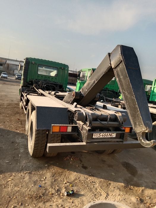 Hyundai 260  контенеравоз