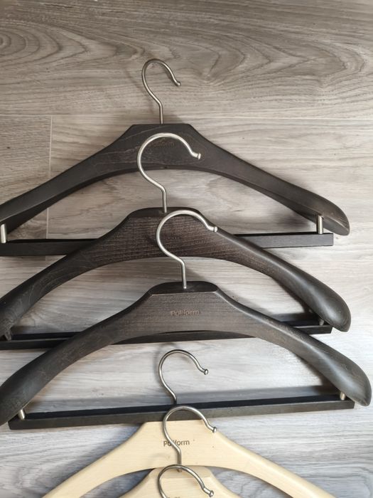 Umerașe lemn masiv 8 Poliform + 1 Hugo Boss